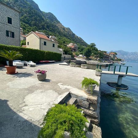 Muo 33 Apartments Kotor Luaran gambar