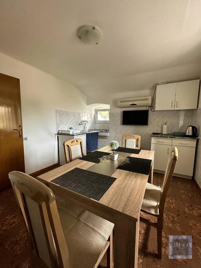 Muo 33 Apartments Kotor Luaran gambar