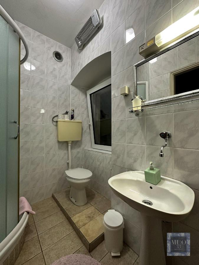Muo 33 Apartments Kotor Luaran gambar