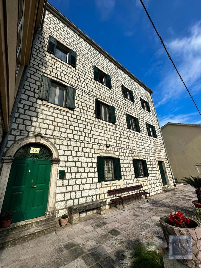 Muo 33 Apartments Kotor Luaran gambar